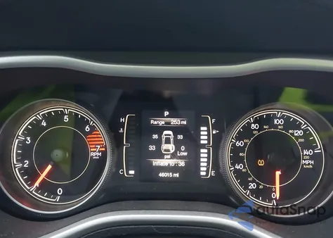 2018 Jeep Cherokee Latitude Plus 4X4 из США, поврежденный, VIN 1C4PJMLB2JD548379